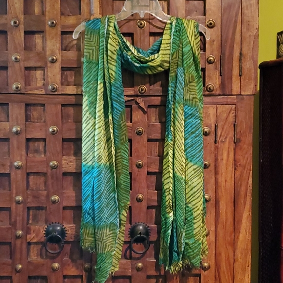 Scarf - Picture 1 of 4